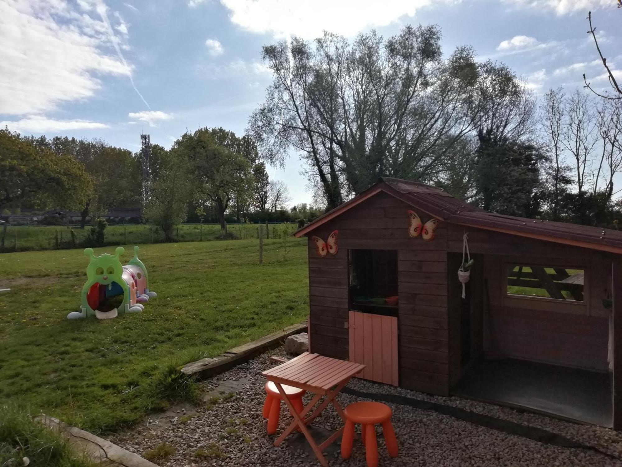 Ferienhaus Dans Mon Jardin Merville (Nord)